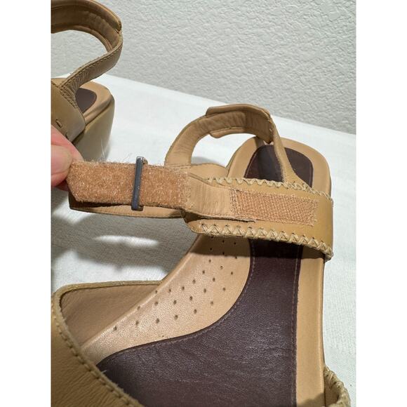 Ecco Womens Tan Leather Sandals Slingback Wedge Heel Sz 9.5 Euro 40 Open Toe - Picture 4 of 8